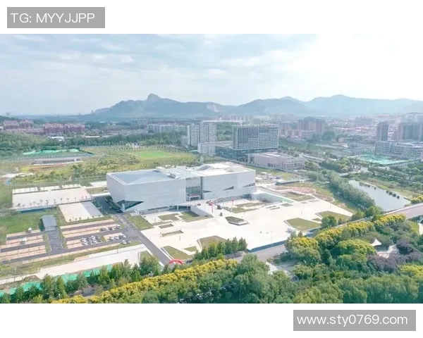 以运动场为核心，打造全民健身新空间，推动城市健康生活方式发展