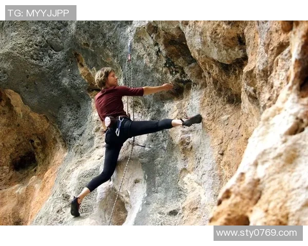 杭州攀岩队在极限运动联赛中的耐力表现分析与点评